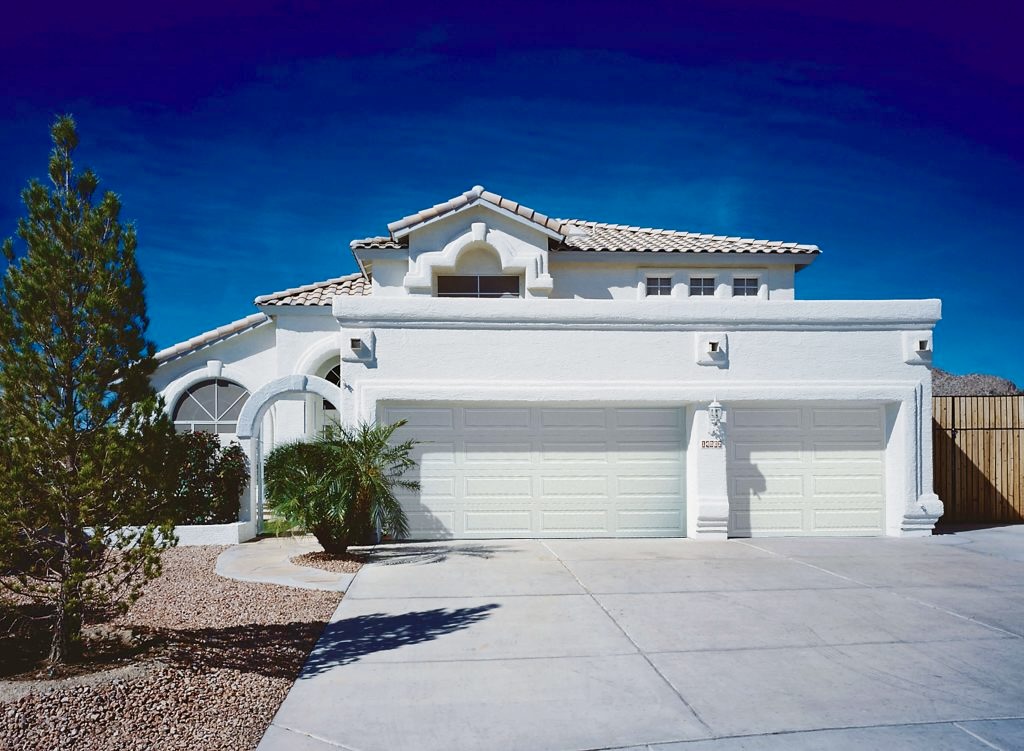 New Garage Doors Arizona's Garage Door Doctor sells and installs new Garage Doors in Phoenix AZ